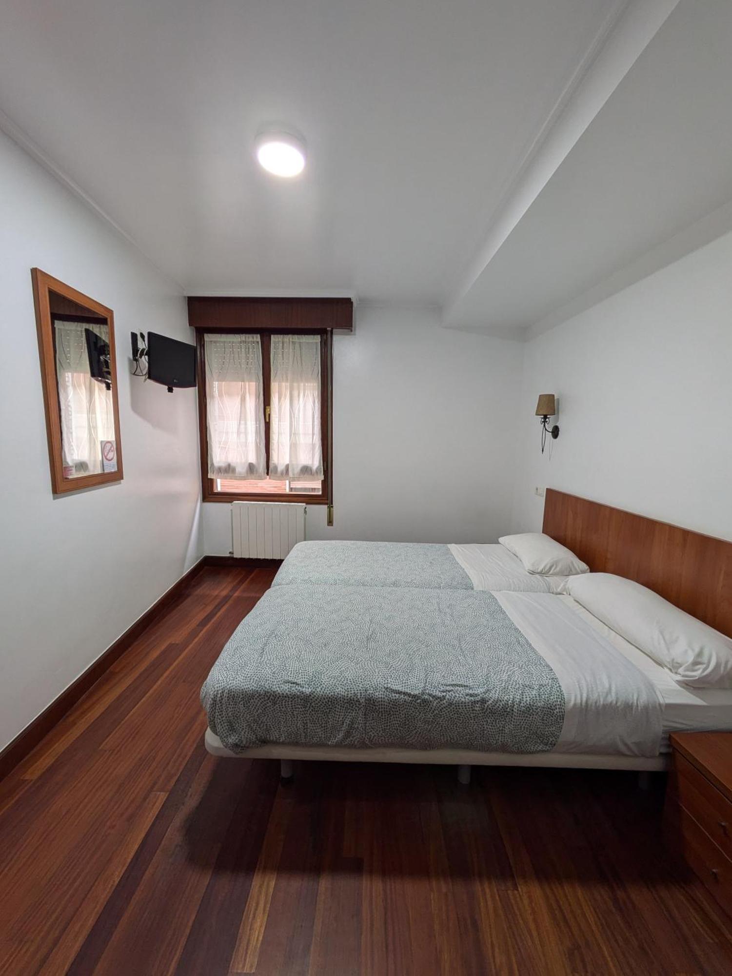 Akelarre Ostatua Otel Guernica y Luno Dış mekan fotoğraf